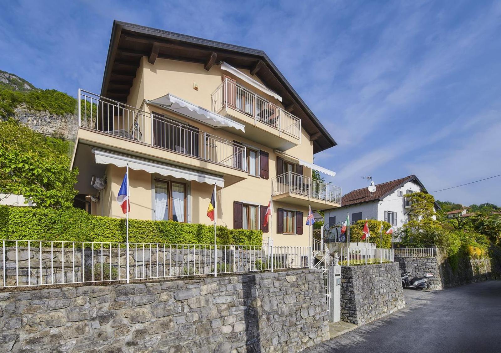 B&B-Foresteria Casa Della Musica Lake Como Mandello del Lario Exterior photo